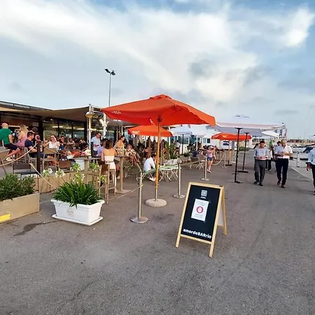 Autentico Velero En Hotel na wodzie *