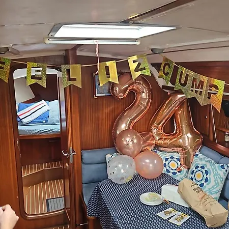 Hotel en barco Autentico Velero En Valencia