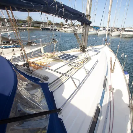 Hotel na wodzie Autentico Velero En