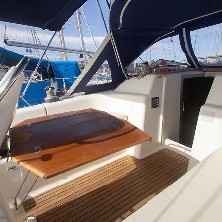 Autentico Velero En Hotel en barco Valencia