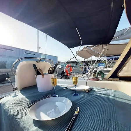 Hotel en barco Autentico Velero En Valencia