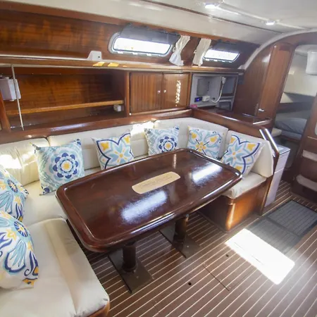 Autentico Velero En 船屋 *